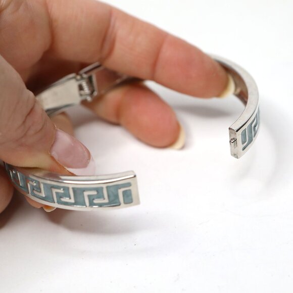 Greek Key Meander Hinged Cuff Bangle Bracelet Enamel Silver Tone Metal Classic - Picture 3 of 6